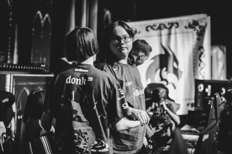 Valve commemorates Magixx's iconic Mirage clutch with new Market easter egg